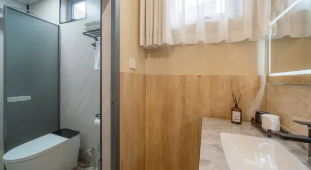 Люкс Eastern Return Tiered Courtyard Inn