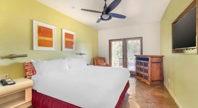 Четырёхместный номер Standard с 2 комнатами Hilton Grand Vacations Club Palm Desert