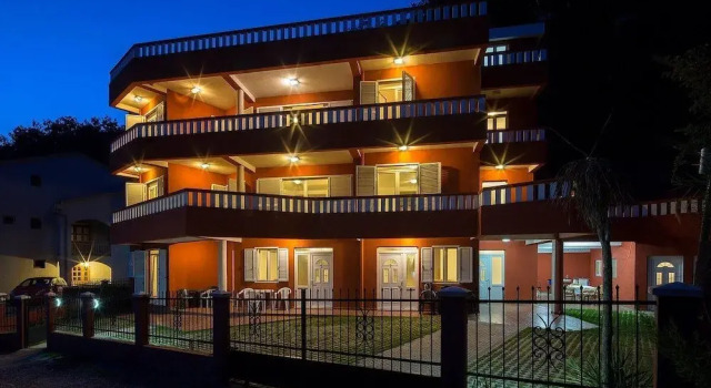 Budva Felix Suites, Book Condo Hotel Hotels in Budva County with Parking, Parking