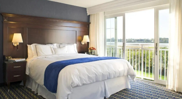 Люкс Newport Beach Hotel & Suites