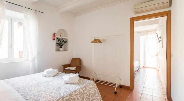Little Medieval House Nettuno, Prenota Hotel Hotel a Lazio con parcheggio, Parcheggio