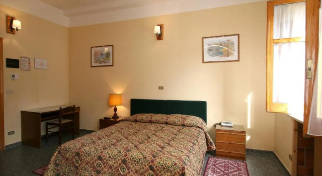 Четырёхместный номер Standard Hotel Europa