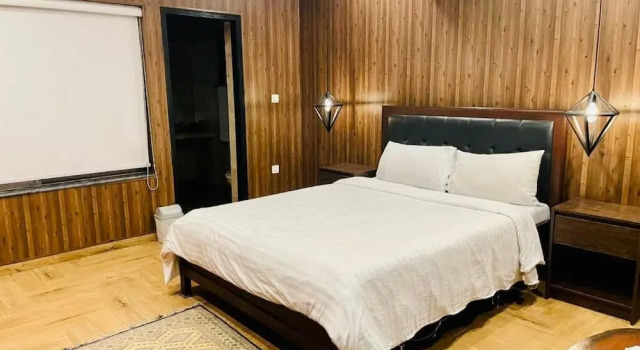 12th Avenue, Book Hotel Hotels in Lahore with a Pool, Swimming Pool