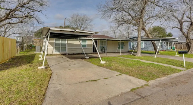 Near Wineries & Guadalupe River! Stylish Home, Book Feriehus Sommerhuse i Victoria, Hytte