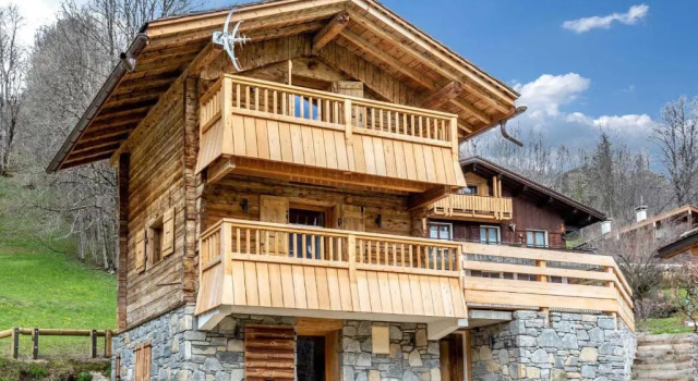 Chalet Chaleureux - 1 Ch - 4 Pers - Terrasse - Parking - FR-1-437-75, Забронировать Шале Виллы Овернь-Рона-Альпы, Вилла
