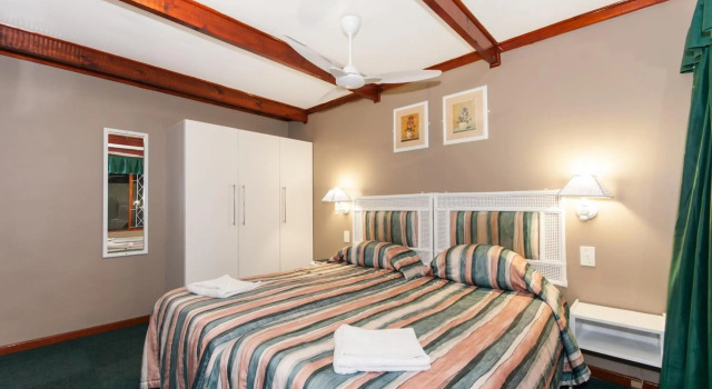 Pine Lodge Resort, Забронировать Курортный отель Саммерстранд 