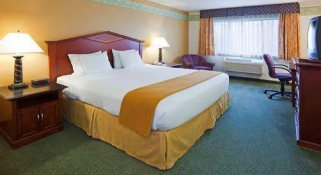 Holiday Inn Express Hotel & Suites Eagan (Mall Of America Area), Varaa Hotelli Hotellit Minnesota pysäköinnillä, Pysäköinti