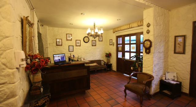 HOTEL Quito Antiguo, Забронировать Отель La Floresta Кито, рядом с Del Arbolito Park