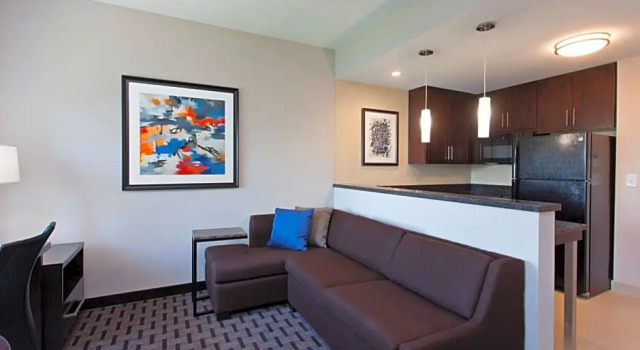Двухместная студия с балконом Residence Inn by Marriott Seattle Sea-Tac Airport