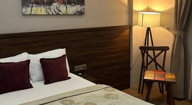 Grand Deluxe Hotel