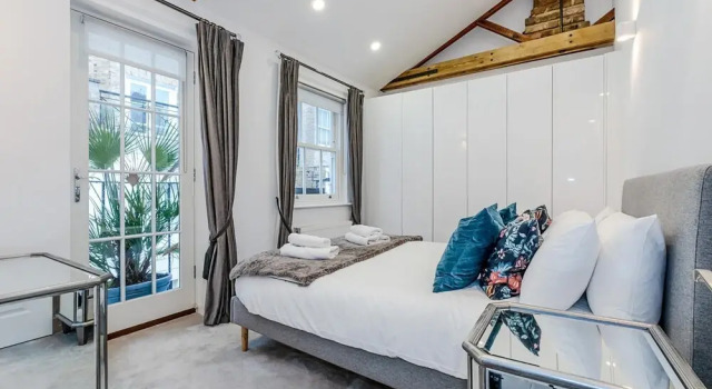 Quiet 2 Bed 2 Bath Mews House South Kensington, Забронировать Отель Кенсингтон и Челси Лондон, рядом с Церковь Святого Спасителя