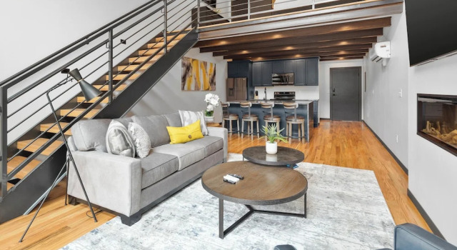 Апартаменты McGregor & Main - Luxury Lofts