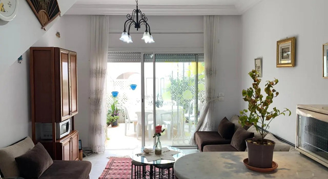 Airbetter -Cute 2bedroom Duplex with terrace Hammamet, Rezerwuj Hotel Hotele w Nabeul Governorate z parkingiem, Parking