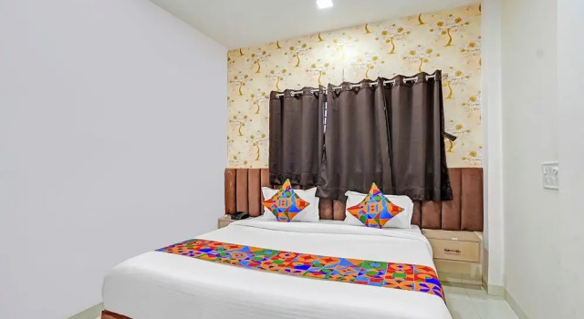 Номер Deluxe Fabhotel Amrit Palace - Opp Skye Corporate park