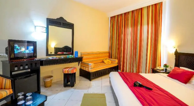 Трёхместный номер Standard с балконом Houda Yasmine Marina & SPA