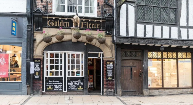 Golden Fleece York, Забронировать Отель Йорк Северный Йоркшир, рядом с Церковь Св. Дионисия