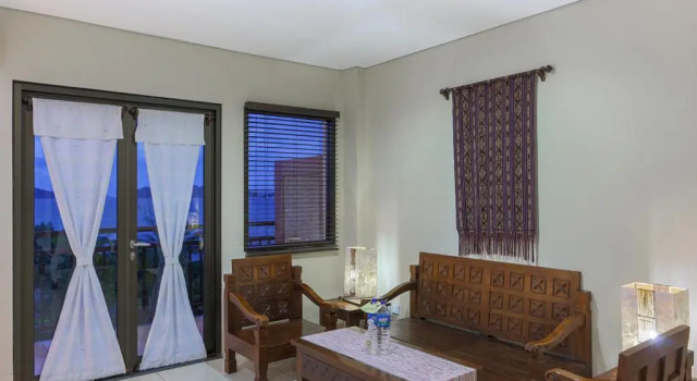 Люкс с видом на море The Jayakarta Suites Komodo Flores