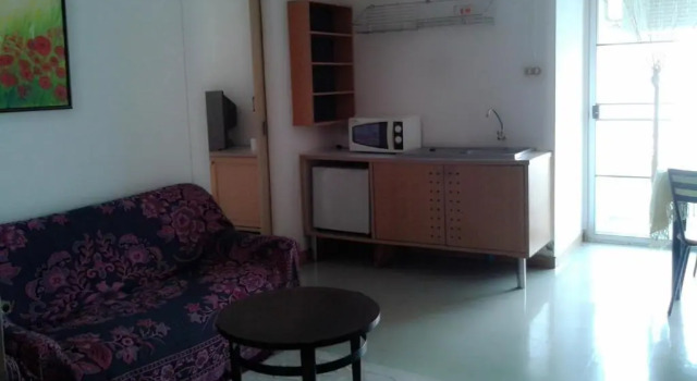 Апартаменты c 1 комнатой с балконом M In Korat Service Apartment