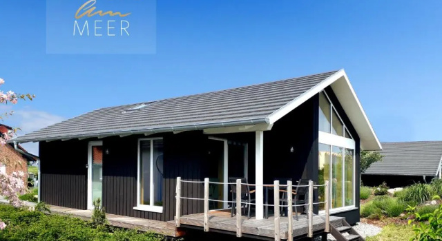 Коттедж Schwarzes Holzferienhaus mit Sauna in Zierow -- SONNENECK -- 500m zum Ostsee-Strand, 4 - 6 Personen