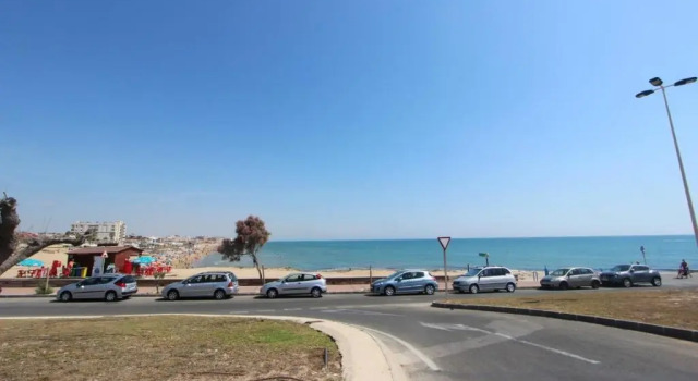 Апартаменты Apartment overlooking to the pool 2450