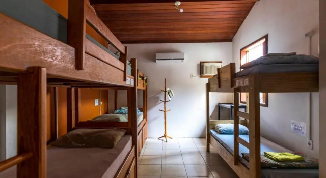 Кровать в общем номере Geckos Hostel