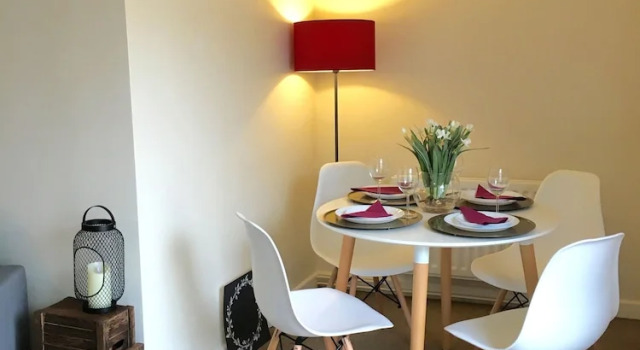 Апартаменты Netley Village Apartment By Your Stay Solutions Short Lets & Serviced Accommodation Netley Southampton With Free Wi-Fi