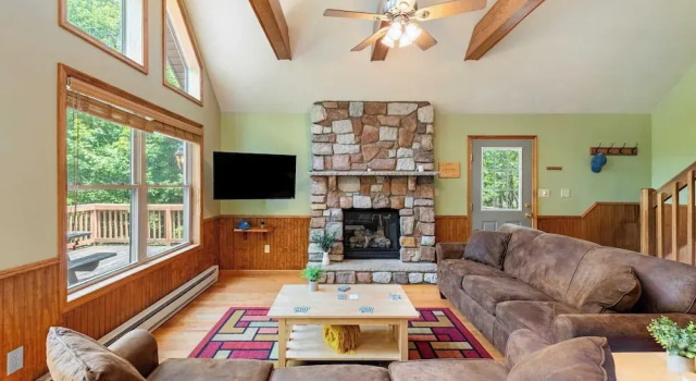 Coyote Cabin by Avantstay Hot Tub + Walk to Lake