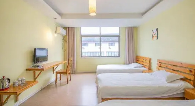 Трёхместный номер Standard Fengfeng Hotel