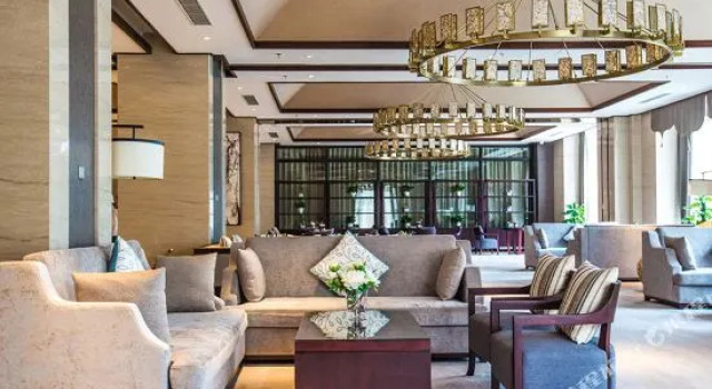 Panjin Honghai Hot Spring Hotel, Varaa Hotelli Panjin Liaoning
