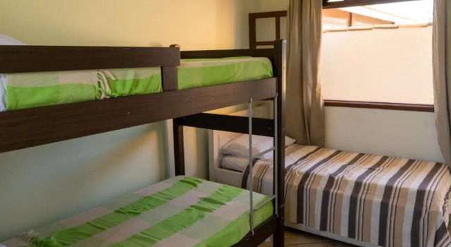 Кровать в общем номере Beach Hostel & Suites, Cabo Frio