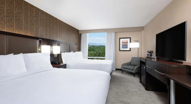 Четырёхместный номер Standard DoubleTree by Hilton Denver Cherry Creek, CO