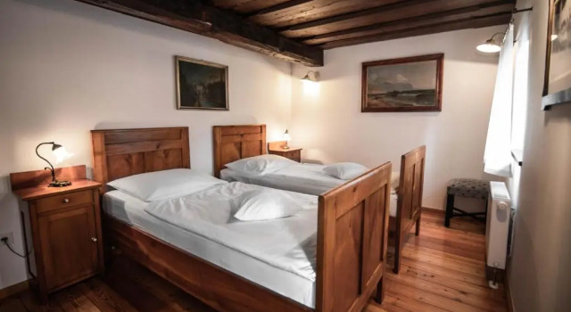 Двухместный номер Standard с видом на горы Hotel Dvor Jezersek Brnik