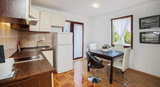 Апартаменты с 2 комнатами с видом на бассейн Apartments Dalmatinska Kuća