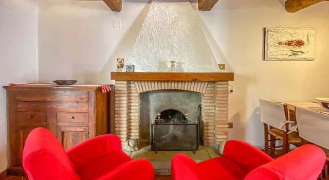 Beautiful Home In Caprese Michelangelo, Book Hotel Caprese Michelangelo Tuscany