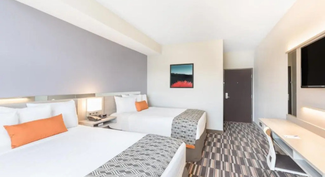 Четырёхместный номер Standard Microtel Inn & Suites by Wyndham Perry
