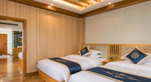 Четырёхместный люкс Deluxe Minyoun Rezen Retreat Yading Daocheng