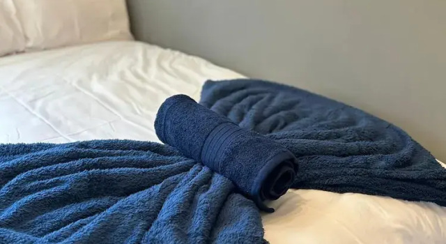 4 Bedroom Refurbished Workers Haven, Varaa Lomakoti Mökit kohteessa Merseyside, Mökki