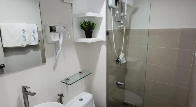 Steff's Condo 815 at CENTRIO Tower Deluxe Unit, Prenota Hotel Hotel a Mindanao con parcheggio, Parcheggio