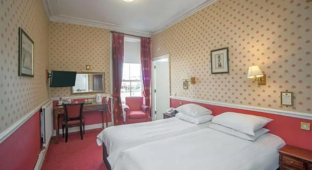 Номер Standard The Royal Hotel