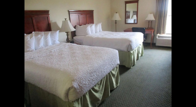 Четырёхместный номер Standard Quality Inn - Norman near University
