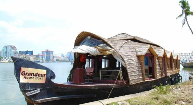 Grandeur Houseboats, Забронировать Отель Отели штата Кералы с парковкой, Парковка