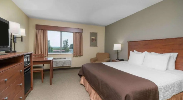 Номер Standard AmericInn by Wyndham Newton