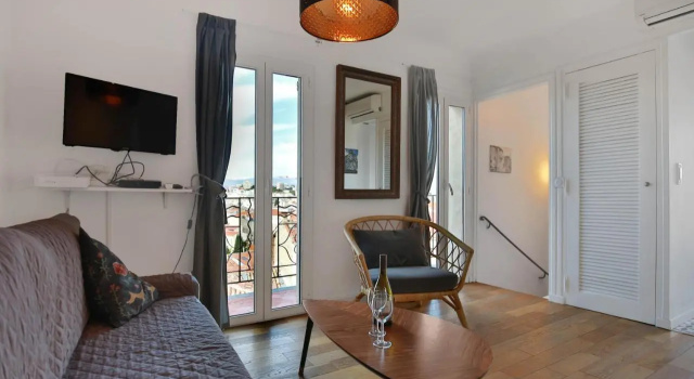 Newly Renovated Apt/2 Terraces/Sea+Mountain Views