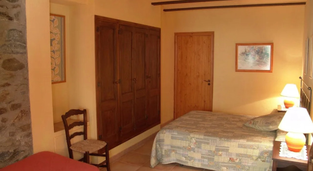 Can Coll II, Reservar Pousada (com pequeno-almoço) Garriguella 