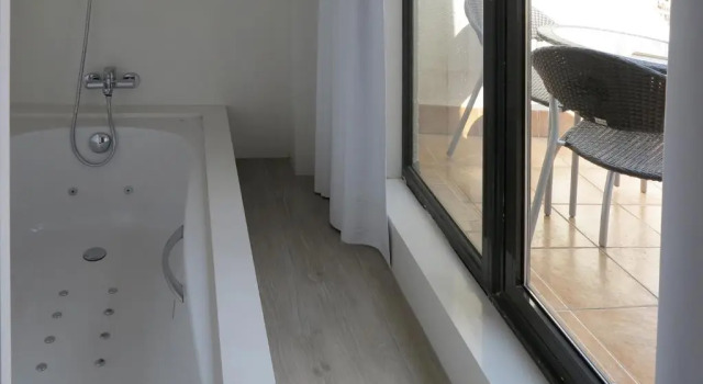 Люкс с видом на город Serennia Exclusive Rooms