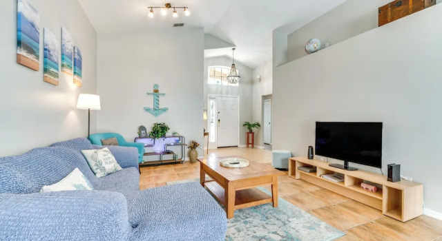 10 Mi to Disney: Home w/ Spa & Heated Pool!
