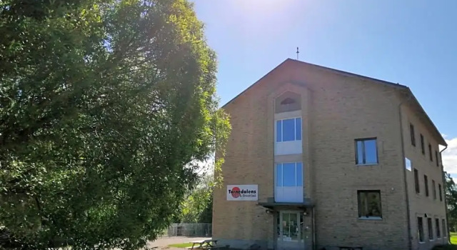 Tornedalens B&B, Book Bed and Breakfast Hoteller i Lapland Sweden med parkering, Parkering