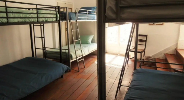 Кровать в общем номере (мужской номер) Hostel The White Butterfly