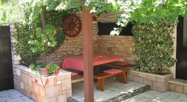 Holiday Home Tomić Private Beach, Book Lejlighed Hoteller i Split Region med parkering, Parkering