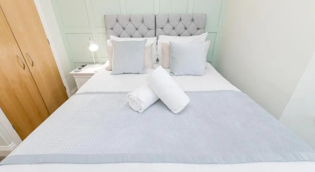 Elegant 2bed Apt- Bmouth Beach Front with Parking